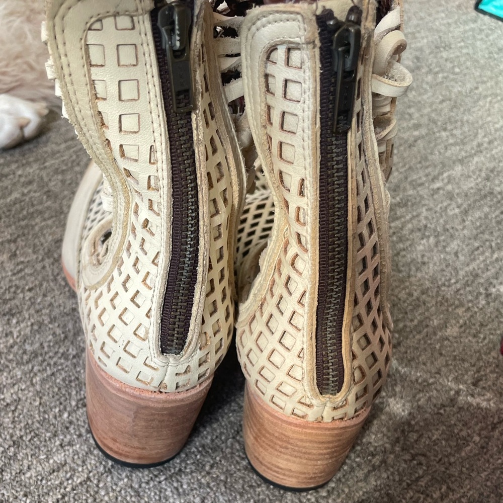 FREE BIRD Cream Ankle Boots - Picture 7 of 11